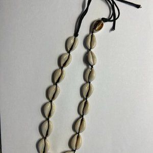 Vintage Seashell choker necklace